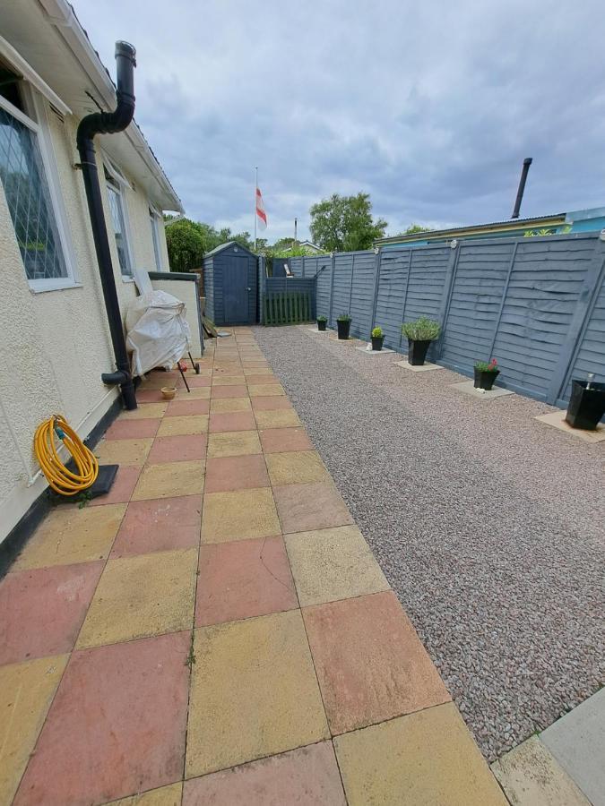 Beach & Tonic Beachside Chalet Humberston Exteriér fotografie